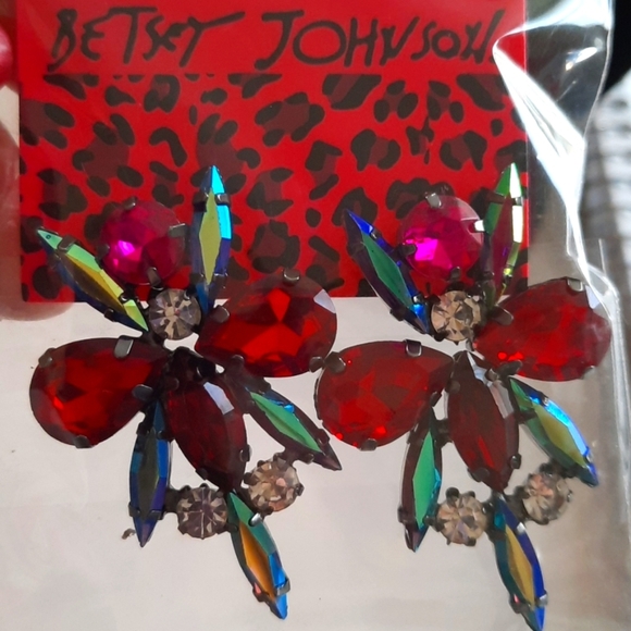 MWT Betsey Johnson Elegant Red and Pink Crystal Earrings - Picture 3 of 8